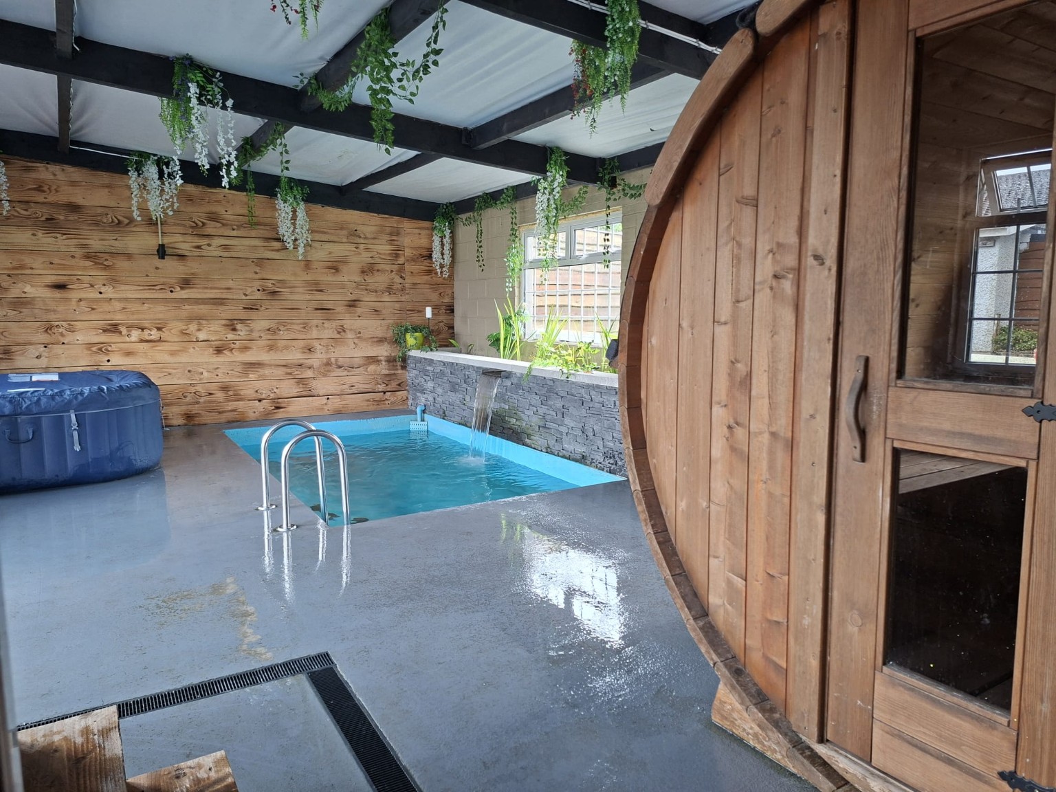 Phoenix Healing sauna, pool and wellness space